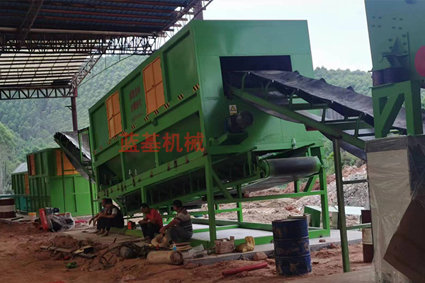 建筑垃圾處理設(shè)備，四川樂山客戶建筑垃圾破碎篩分生產(chǎn)線